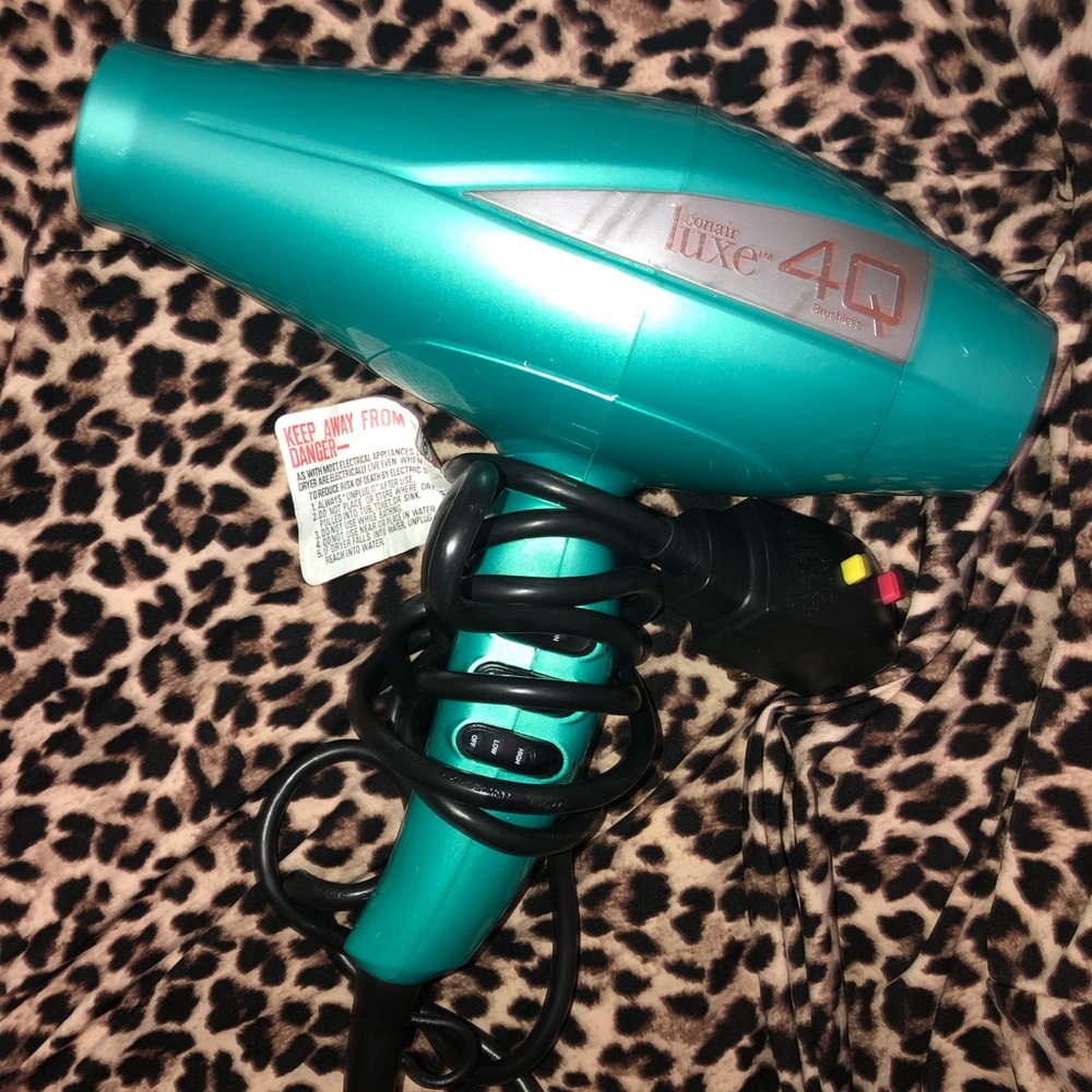 Blow dryer